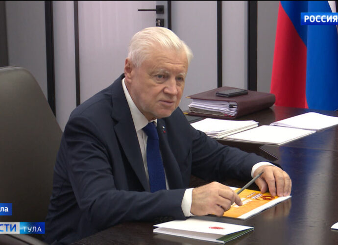 Сергей Миронов попробовал берёзовый квас в Туле
