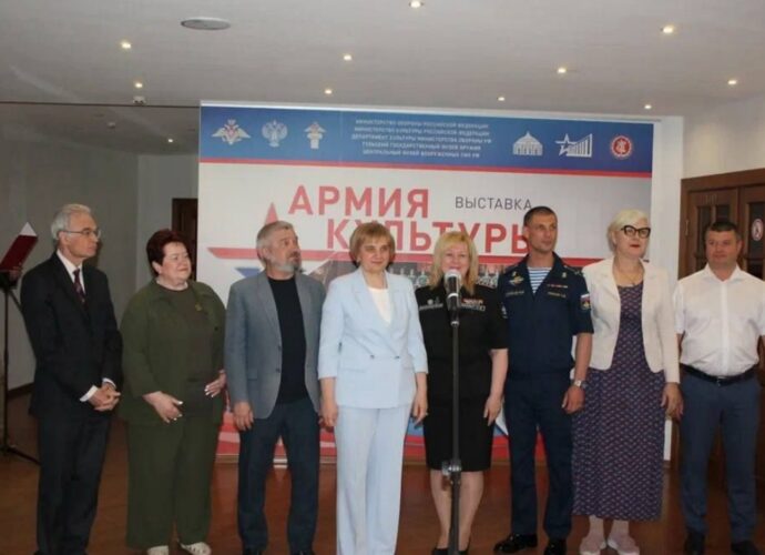 В Туле открылась выставка «Великие люди Великой страны»