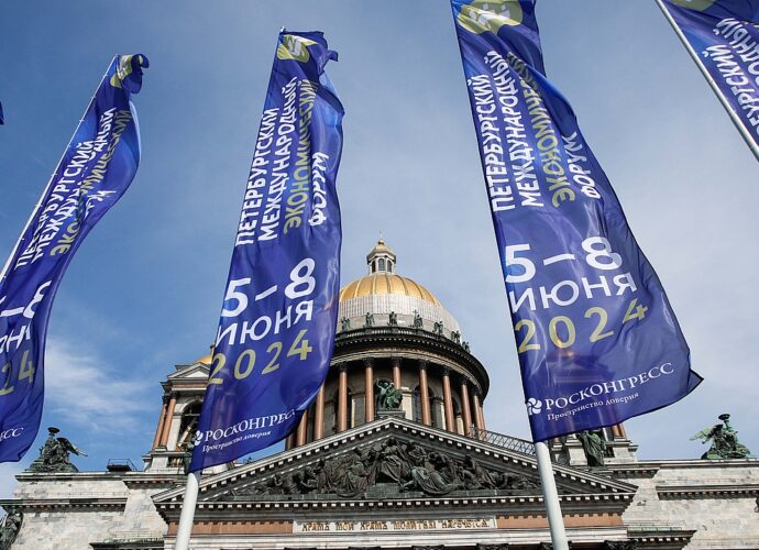 В пятницу, 7 июня, на XXVII Петербургском международном экономическом форуме врио Губернатора Дмитрием Миляевым и Губернатором Челябинской области Алексеем Текслером подписано соглашение о сотрудничестве.