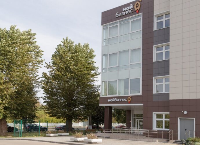 Эта программа разработана Корпорацией МСП и поможет улучшить управление своим бизнесом, проанализировать его финансовые показатели, изучить рынок и понять потребности ваших клиентов.