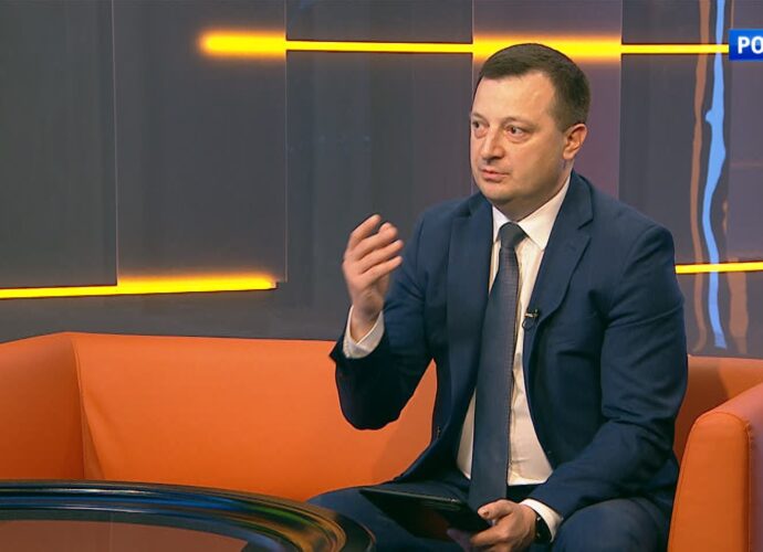 Материнским капиталом можно оплатить репетитора или автошколу