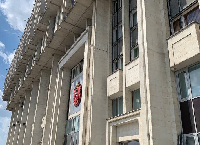 В администрации Тулы назначили дежурных по городу в выходные