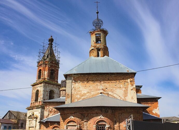 Первая за 100 лет литургия совершена в Покровском храме Белёва