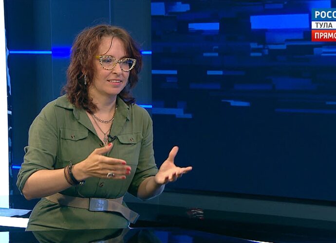 «И тут я получаю попугаем в лоб». Елена Курлыкова – о работе пиарщиком в экзотариуме