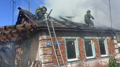 Частный дом загорелся в Плавске на улице Красной Частный дом загорелся в Плавске на улице Красной