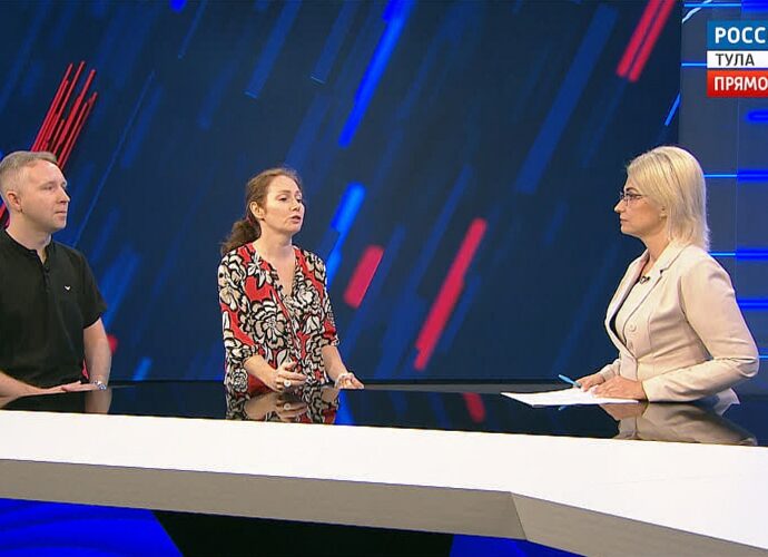 «Нам важно понимать, как учителя препарируют Толстого». В Ясной Поляне проходит школа для словесников