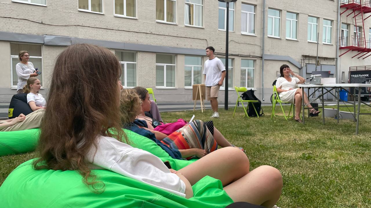 Тулякам рассказали о средствах невербального общения