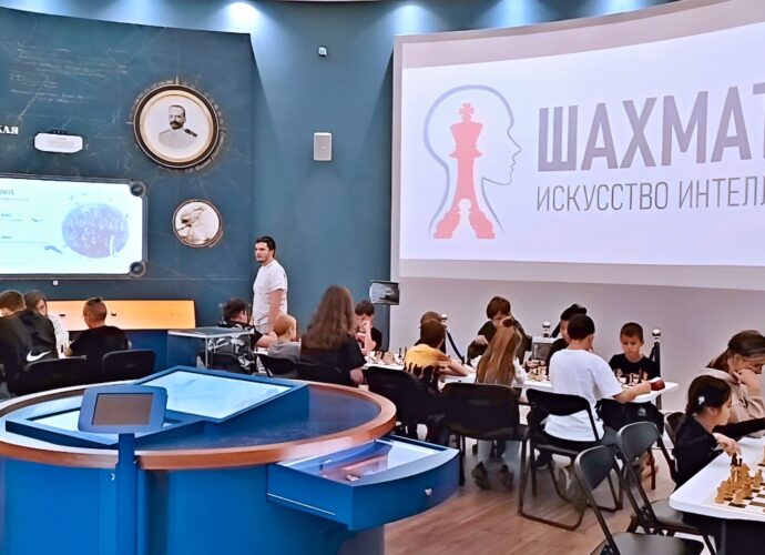 Юные тульские шахматисты сыграли в музее командира крейсера «Варяг»