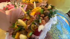 Как удивить букетом учителя, рассказала фуд-флорист Ксения Камерилова