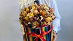 Как удивить букетом учителя, рассказала фуд-флорист Ксения Камерилова