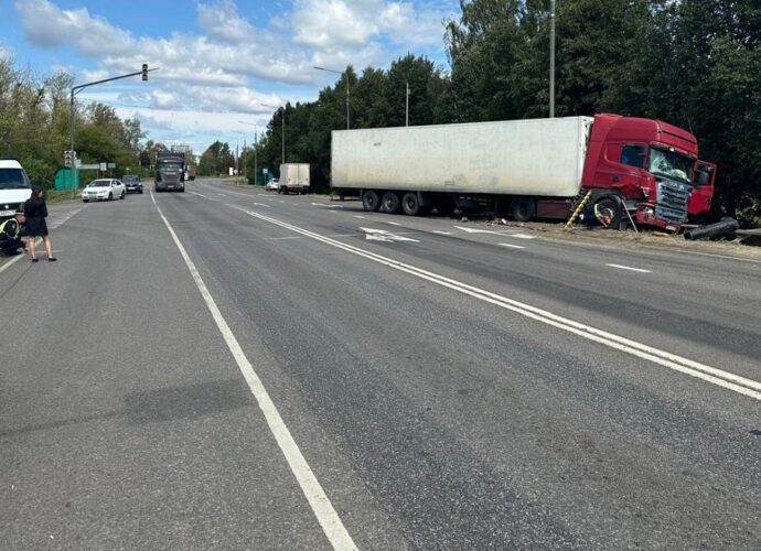 ДТП с большегрузом и пассажирской "Газелью". Погиб мужчина