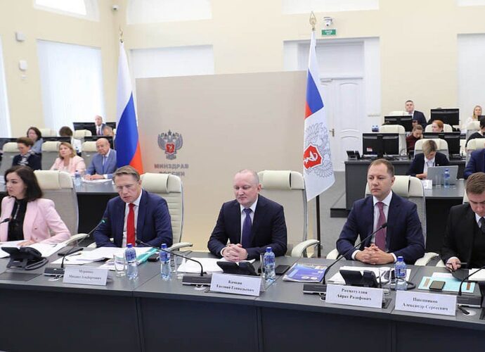 Михаил Мурашко отметил системный подход к школьной медицине в Тульской области