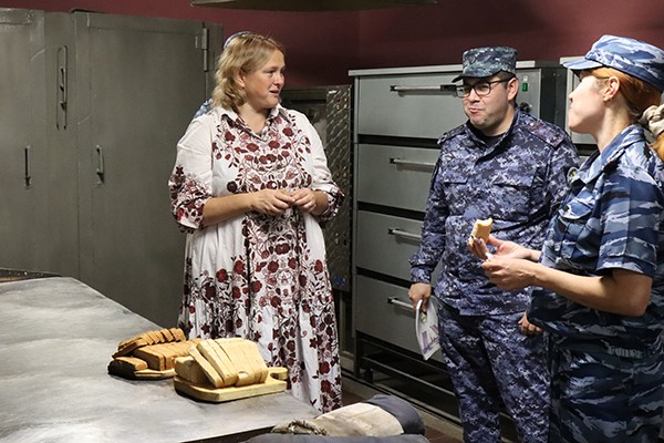 Наталья Поленова посетила исправительную колонию №2 Наталья Поленова посетила исправительную колонию №2