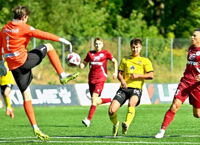 «Арсенал-2» выиграл у «Кванта»