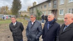 Дмитрий Миляев обсудил с жителями Куркино планы благоустройства двора