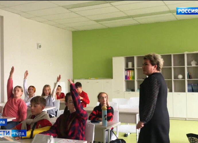 Стало известно, сколько готовы потратить тульские родители на подарок ко Дню учителя