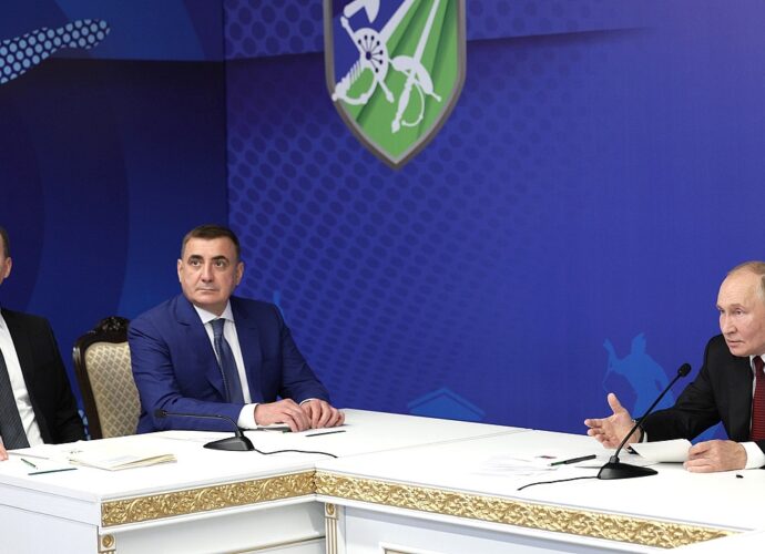 Владимиру Путину презентовали спорткомплекс «Тулица»