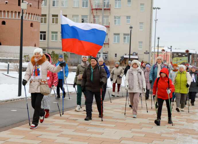 Фестиваль северной ходьбы прошел на Казанской набережной