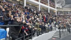 Туляки взяли автограф у легенд хоккея Туляки взяли автограф у легенд хоккея