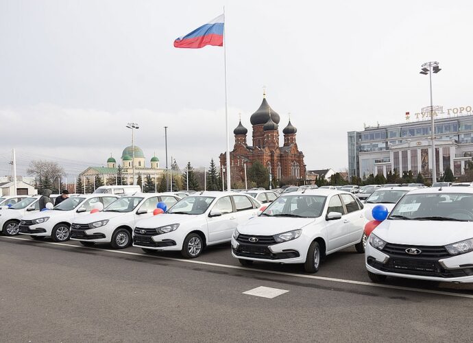 20 жителей Тульской области, пострадавших на производстве, получили автомобили