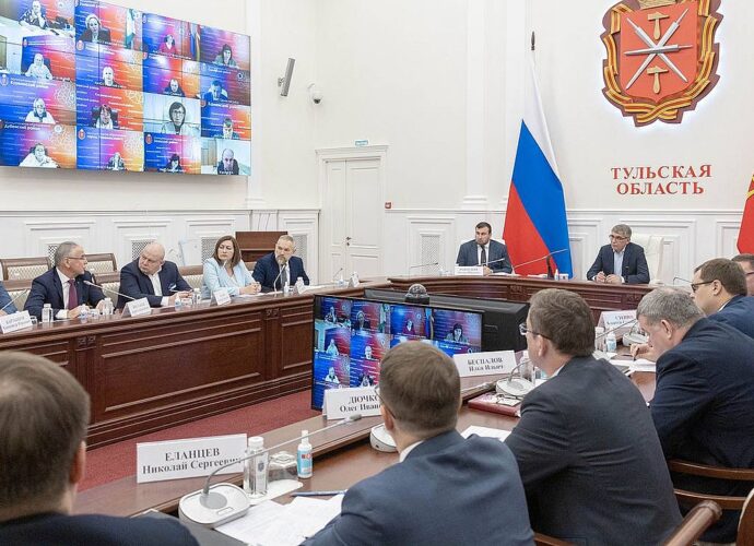 Дмитрий Миляев поручил внедрить в полном объеме муниципальный инвестиционный стандарт