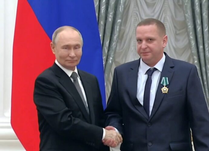 Владимир Путин наградил туляка Виталия Легкого Орденом Дружбы