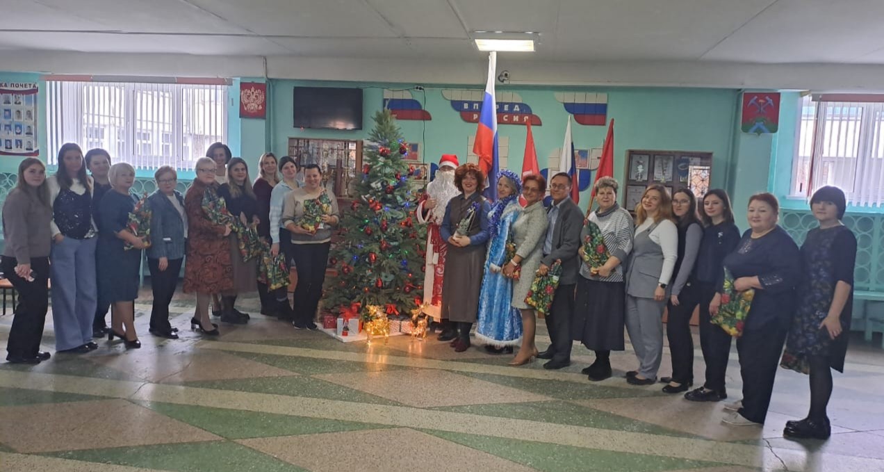 Выпускники новомосковской школы стали политиками, солистами и чемпионами