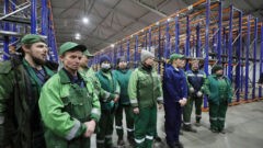 Губернатор пообщался с работниками овощного комплекса «Спасское» Губернатор пообщался с работниками овощного комплекса «Спасское»