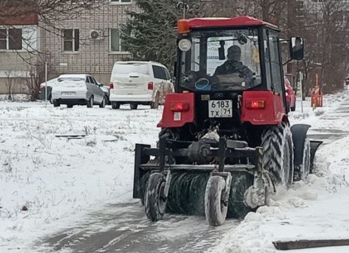 238 кубометров снега за сутки вывезли с улиц Тульской области