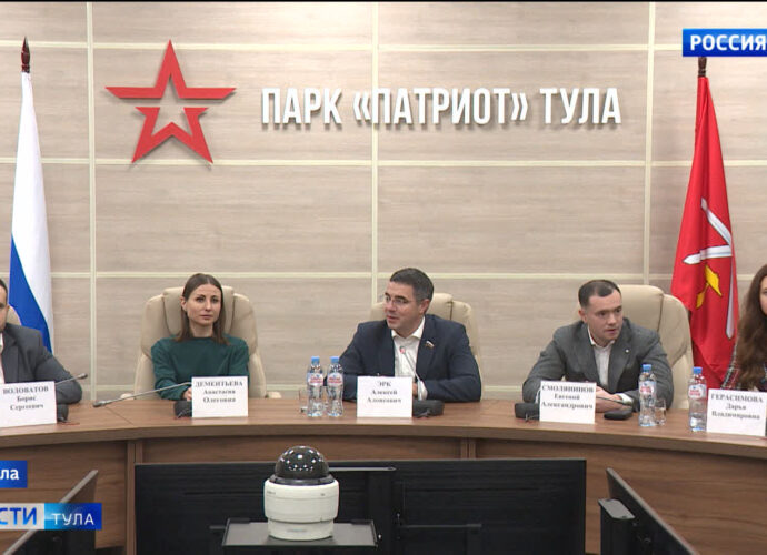 Депутаты Гордумы встретились с тульскими студентами