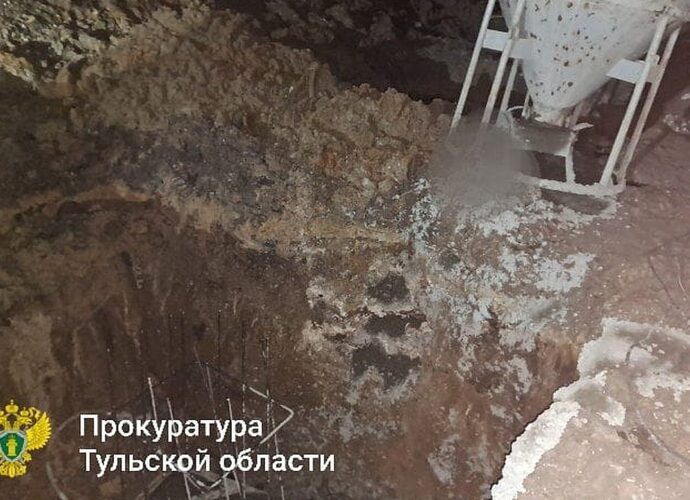 На ферме в Холтобино при заливке фундамента погиб рабочий