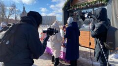 Команда ВГИКа снимает фильм о тульской художнице Команда ВГИКа снимает фильм о тульской художнице