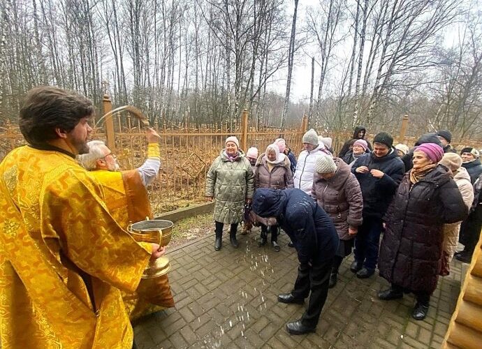 В храме Анишино освятили малую звонницу