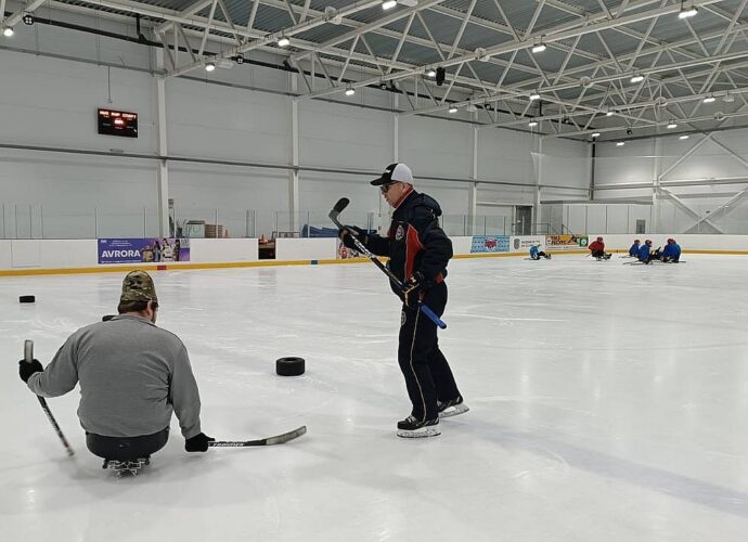 В Туле прошла первая тренировка по следж-хоккею для ветеранов СВО