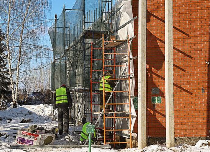 В понедельник, 25 августа, губернатор Дмитрий Миляев провел совещание, на котором обсудили капитальный ремонт социальных объектов в Тульской области. В 2025 году планируется отремонтировать 168 объектов за счет федерального и регионального бюджетов.