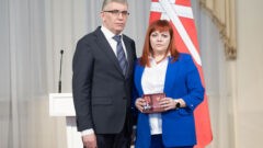 Дмитрий Миляев вручил награды тулякам, приближающим Победу