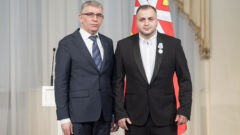 Дмитрий Миляев вручил награды тулякам, приближающим Победу