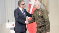 Дмитрий Миляев вручил награды тулякам, приближающим Победу