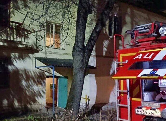 Пенсионер получил ожоги при пожаре в Щёкино