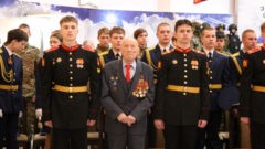 Фронтовикам вручены знаки Почетного гражданина города-героя Тулы Фронтовикам вручены знаки Почетного гражданина города-героя Тулы