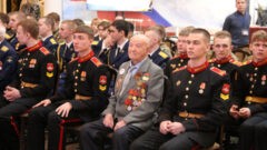 Фронтовикам вручены знаки Почетного гражданина города-героя Тулы Фронтовикам вручены знаки Почетного гражданина города-героя Тулы