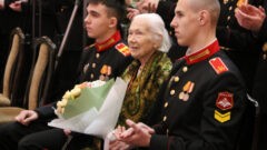Фронтовикам вручены знаки Почетного гражданина города-героя Тулы Фронтовикам вручены знаки Почетного гражданина города-героя Тулы