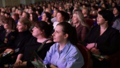 Дмитрий Миляев поздравил женщин с наступающим днём 8 Марта