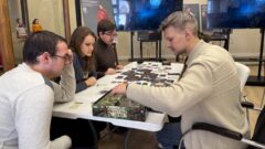 В игротеке “Девятки” гости сыграли в “Ужас Аркхэма” В игротеке “Девятки” гости сыграли в “Ужас Аркхэма”