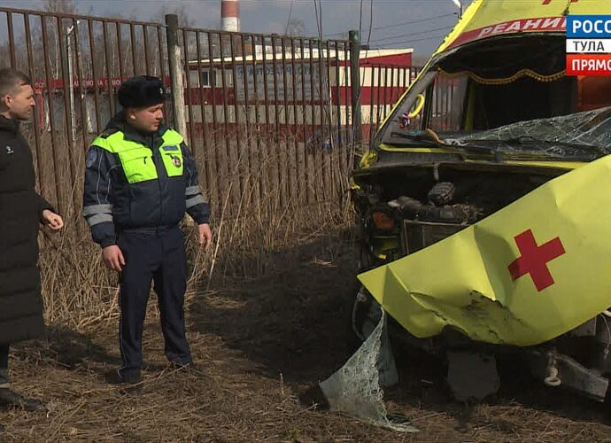 В Новомосковске скорая с роженицей попала в ДТП: подробности происшествия