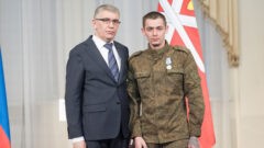 Дмитрий Миляев вручил награды тулякам, приближающим Победу