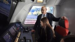 Урок по безопасности провели железнодорожники для тульских школьников в учебном центре