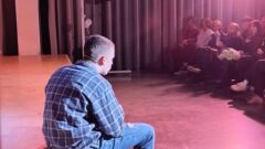 «Я навсегда ничей»: театр КАМ рассказал о поэте Борисе Рыжем