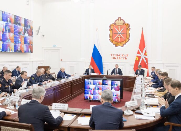 Губернатор провел заседание по вопросу безопасности праздничных мероприятий, посвященных 80-й годовщине Победы