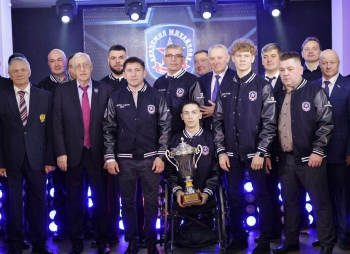 Дмитрий Миляев поздравил тульскую команду "АКМ-следж" с триумфом на чемпионате России